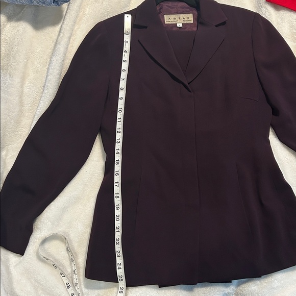 A.Wear women’s three piece suit - Picture 15 of 16